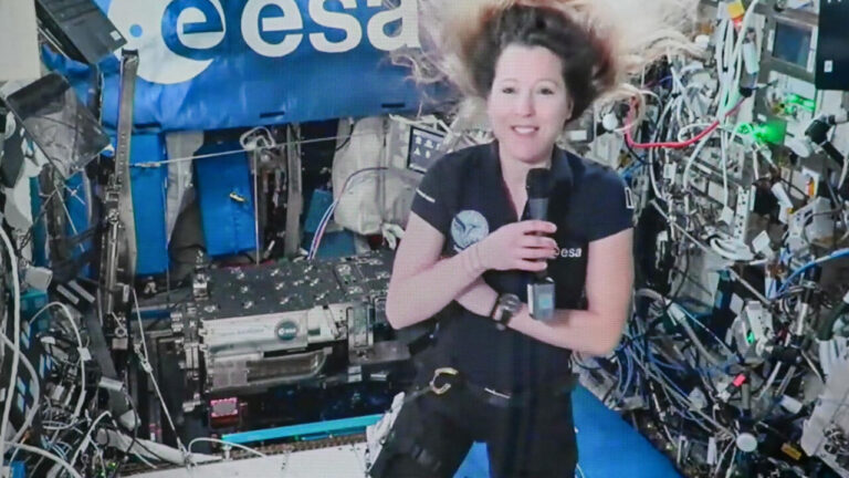 De retour de l’ISS, Sophie Adenot entame trois semaines de réadaptation physique en Allemagne