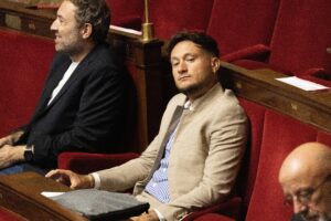 LFI affirme que la police a tenté d’interpeller Raphaël Arnault sur un quai de gare