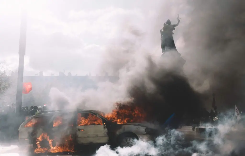 À Lyon, l’antenne de l’office de tourisme de Bellecour détruite par un incendie