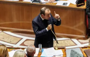 Violences du 17 octobre : Lecornu et LFI se rejettent la responsabilité à l’Assemblée nationale
