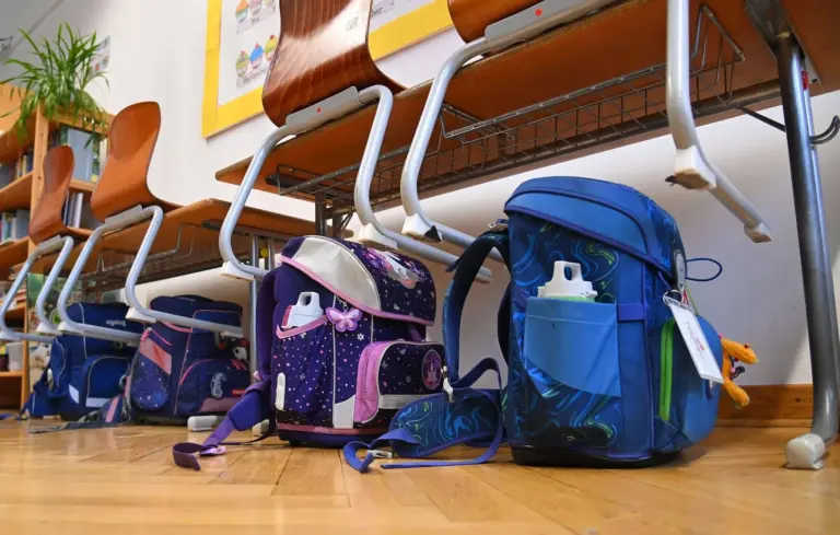 En Guyane, un enfant de 7 ans meurt après un oubli dans un car scolaire à Matoury