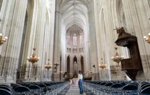 À Nantes, quatre duos retenus pour proposer la future verrière de la cathédrale