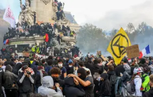 Manifestations du 24 octobre : Lecornu met en garde contre de nouveaux débordements en France