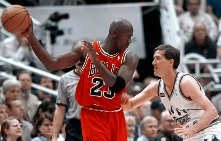 Un maillot de Michael Jordan vendu 14 millions de dollars, un record pour le basket NBA