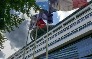 Moody’s maintient la note française à Aa3, mais attend un budget 2027 réduisant le déficit