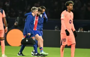 Kvaratskhelia absent plusieurs mois : le PSG confirme une rupture du ligament croisé antérieur