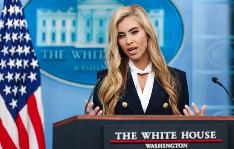 Donald Trump écarte Katie Zacharia après cinq jours comme porte-parole à la Maison-Blanche