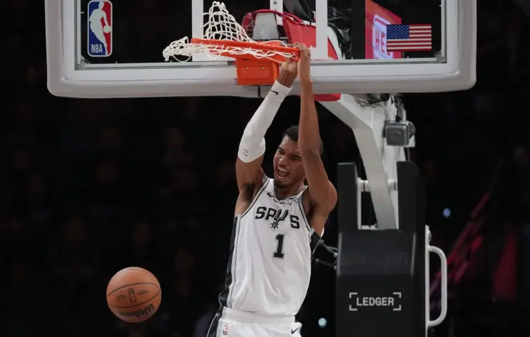 Les Spurs de Wembanyama dominent Sacramento 126-97 pour leur dernier match de préparation