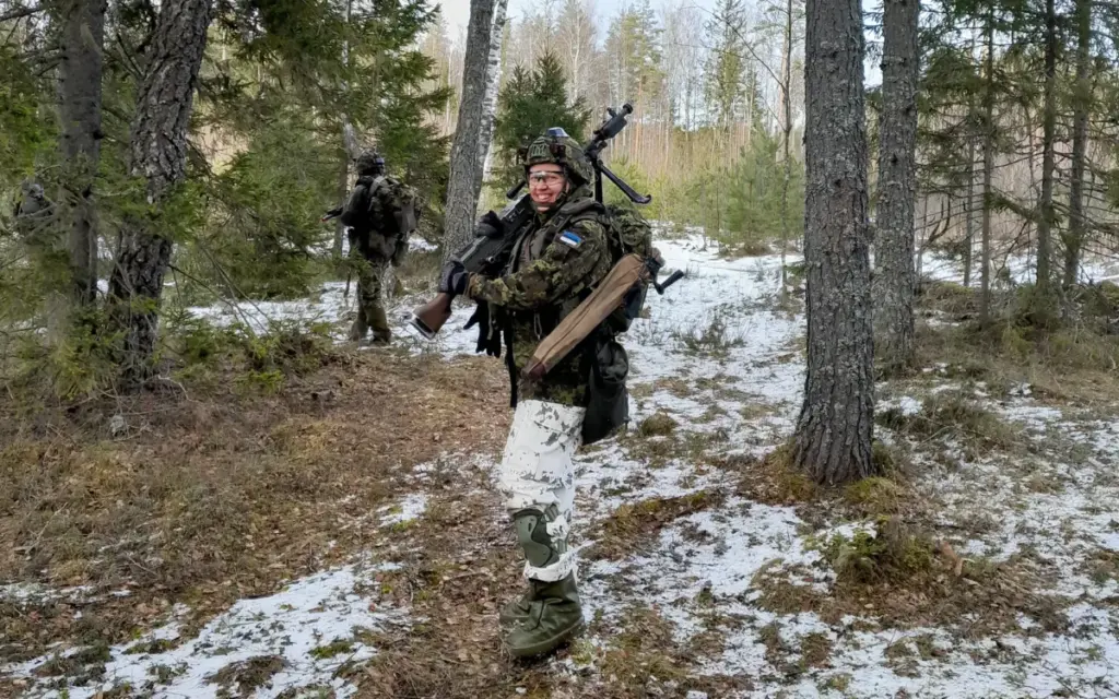 Face à la menace russe, les pays baltes et nordiques mobilisent toute la société pour leur défense