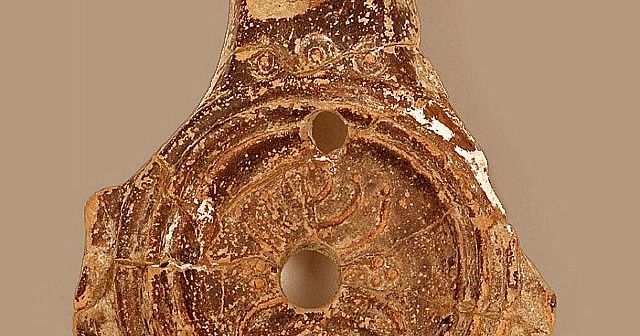 À Orgon, une lampe antique aux menorahs interroge sur la présence juive en Provence