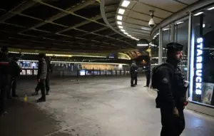 Couvre-feu à Paris et Lyon ce mercredi soir : mesures de sécurité à suivre par les habitants