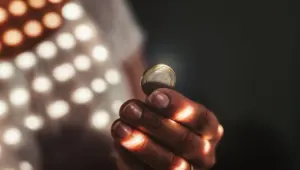 Confiance des ménages en chute libre : au plus bas depuis 2013, l&rsquo;Insee alerte sur l&rsquo;inquiétude financière.