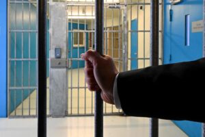 Royaume-Uni : vrai, un outil de prédiction des homicides était à l’étude en 2025