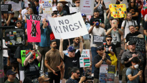 Le mouvement No Kings mobilise contre Trump et appelle aux urnes avant les élections de mi-mandat
