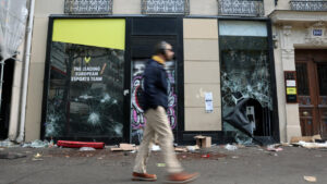 Violences : prêts à taux zéro jusqu’à 50 000 euros et aides fiscales pour les commerces sinistrés