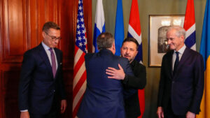 À Oslo, Zelensky cherche à apaiser les tensions avec Washington et à relancer la diplomatie en Ukraine