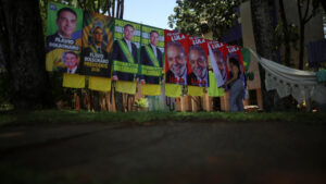 Au Brésil, Lula et Flavio Bolsonaro ouvrent un front judiciaire autour des réseaux sociaux