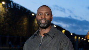 Après l’attentat raciste de Trappes, Omar Sy, Jul et des personnalités dénoncent la haine parlée en public