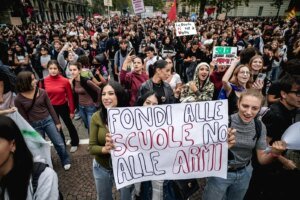 En Italie, les étudiants manifestent à leur tour sur fond de colère sociale