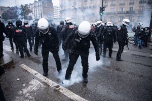 Ouverture d&rsquo;une enquête après le jet d&rsquo;une grenade lacrymogène près d&rsquo;une famille à Rouen, le 24 octobre.