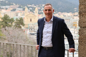 À Bastia, Gilles Simeoni l’emporte avec 44,4 % des voix aux municipales