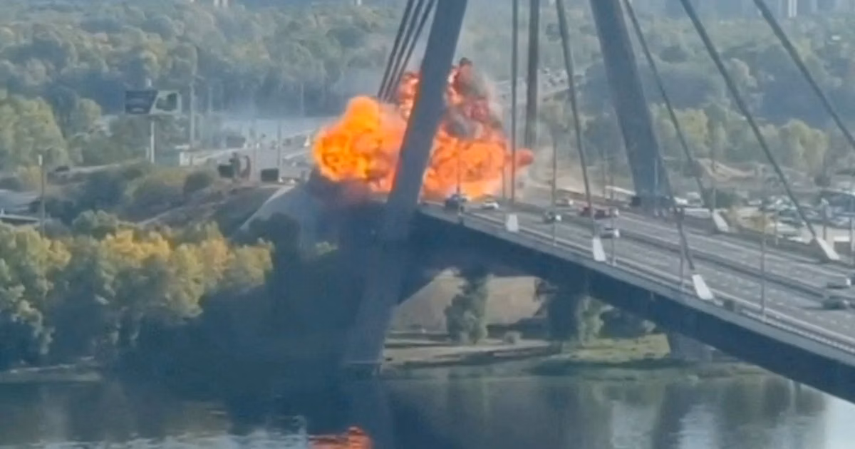 Kiev accuse Moscou de frapper les ponts du Dniepr pour paralyser la capitale ukrainienne