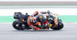 Pedro Acosta s&rsquo;impose dans le sprint du MotoGP de Malaisie, Marquez continue de dominer le classement