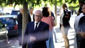 Eric Ciotti annonce des drapeaux tricolores dans les écoles de Nice dès septembre 2026