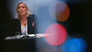 Après l’attentat raciste de Trappes, le RN s’en prend à la presse et Lecornu brouille les lignes