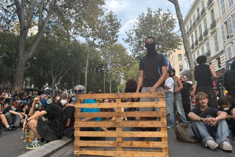Marseille : des influenceurs appellent les lycéens à défendre leurs revendications sans violence