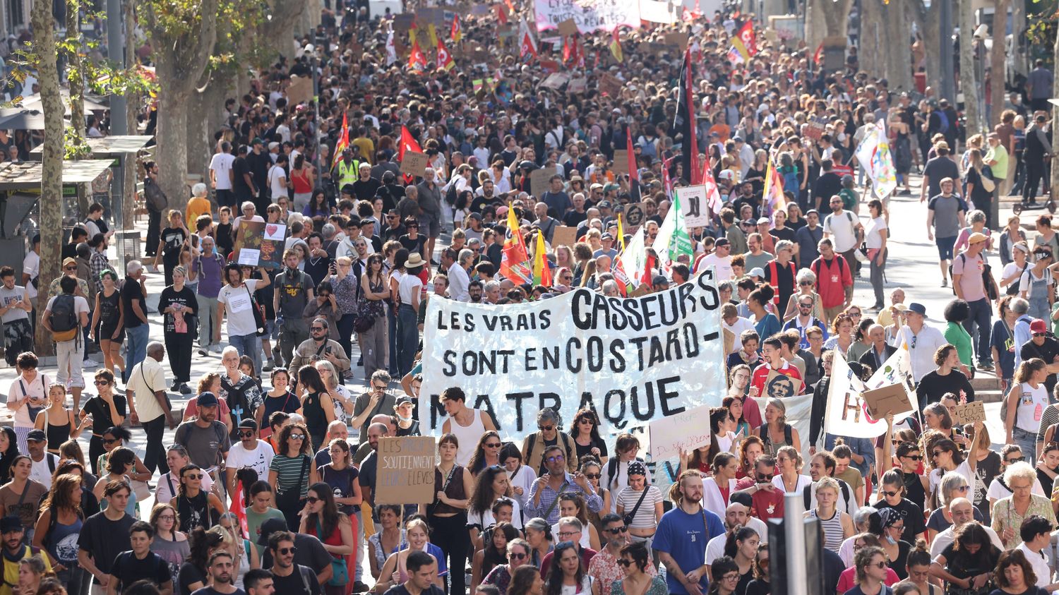 À Marseille et Lyon, les lycéens dénoncent le manque de professeurs et de matériel