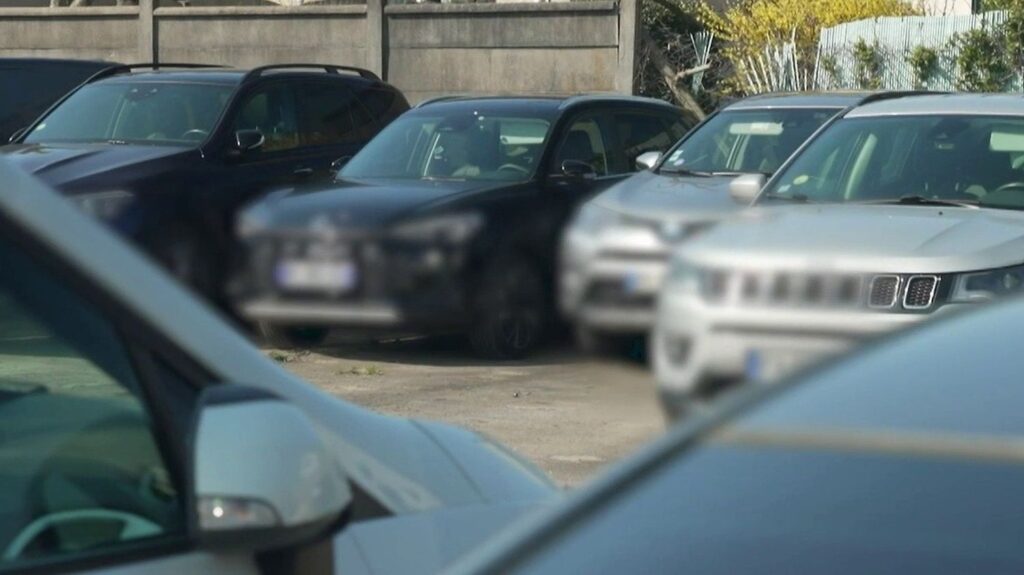 À Wissous, un parking illégal près d’Orly reste actif malgré les arrêtés d’interdiction