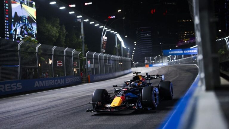Formule 1 : Verstappen décroche la pole du Grand Prix de Singapour devant Leclerc