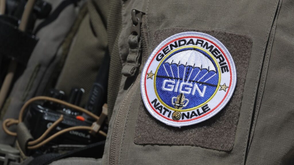 Aux Abymes, deux gendarmes du GIGN grièvement blessés par balles, quatre suspects interpellés