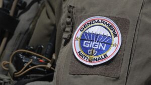 Aux Abymes, deux gendarmes du GIGN grièvement blessés par balles, quatre suspects interpellés
