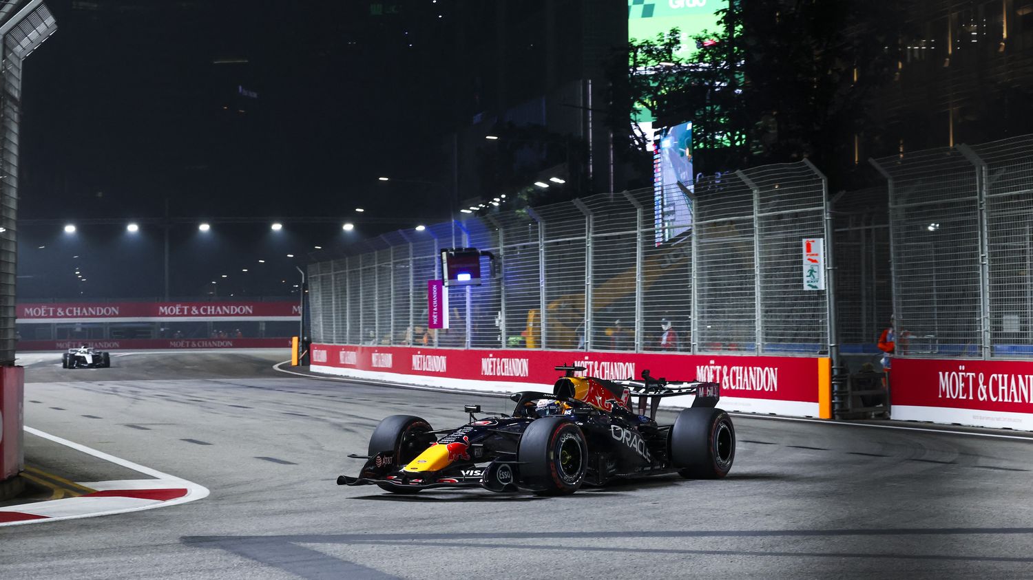 F1 : Verstappen gagne à Singapour, Antonelli se rapproche du titre mondial