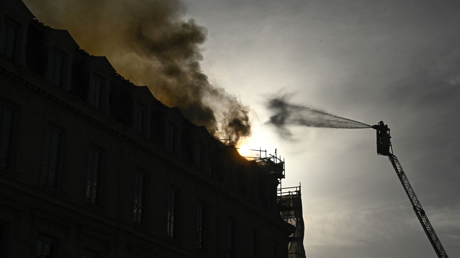 Paris : incendie maîtrisé près d’Austerlitz, sans victime ni perturbation des trains