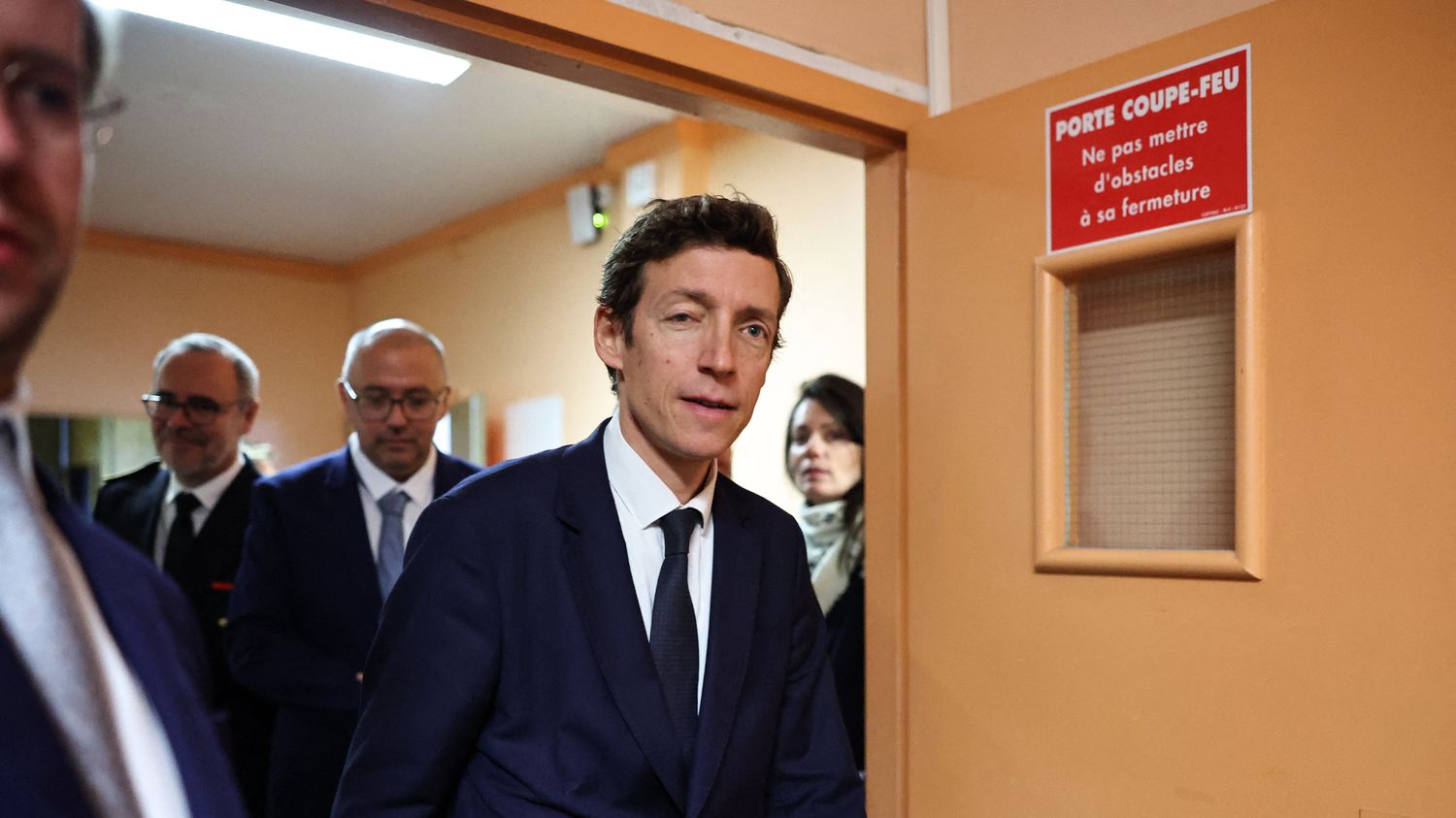 À Lormont, Édouard Geffray dénonce les dégradations d’un lycée lors du mouvement lycéen