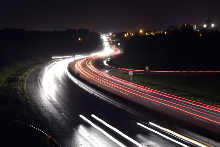 À Nantes, un policier adjoint de 22 ans meurt percuté sur le périphérique en poursuivant des fuyards