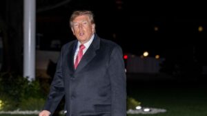 Trump met en doute la volonté de paix de Zelensky et défend ses gestes envers Moscou