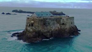 Au large de Saint-Malo, 6,5 millions d’euros pour achever la restauration du fort de la Conchée