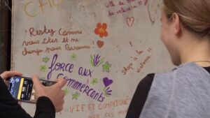 Après les violences du 17 octobre, habitants et clients soutiennent les commerces à Lyon et Paris