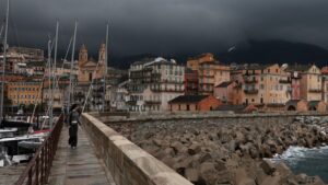 Bouches-du-Rhône : un homme de 75 ans emporté par les eaux à Saint-Mitre-les-Remparts