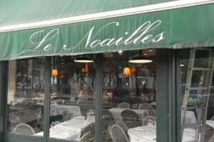 Le Noailles à Bordeaux : la brasserie rouvre avec ses plats emblématiques après l&rsquo;incendie.