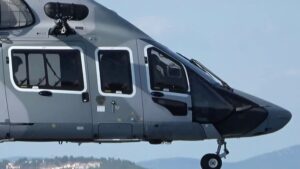 Drones non identifiés survolent la base navale de Toulon : une enquête ouverte sur ces intrusions.