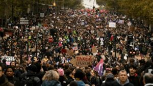 410 000 manifestants selon l’Intérieur, 800 000 selon la CGT, des heurts dans plusieurs villes