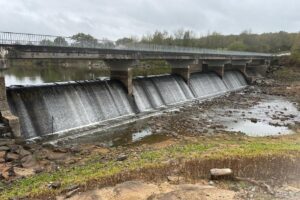 Eau potable en Vendée : situation critique avec une disponibilité limitée jusqu&rsquo;au 10 décembre.