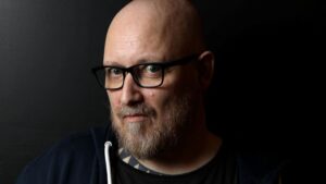 Manu Larcenet puise dans son vécu pour raconter un père bipolaire dans « L’insensé »