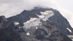 Les glaciers des Alpes se transforment en lacs : l&rsquo;IGN adapte ses cartes de randonnée
