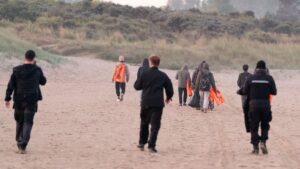 Cinq Britanniques arrêtés près de Dunkerque lors d’un direct sur des intimidations anti-migrants